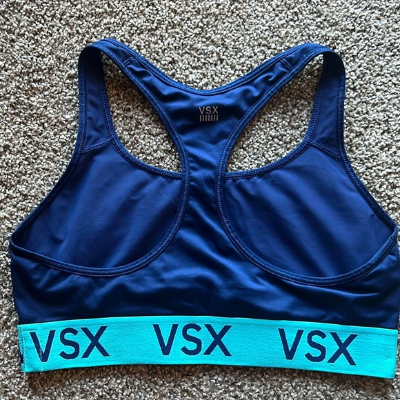 🔥Victoria’s Secret Sports Bra - Picture 2 of 4